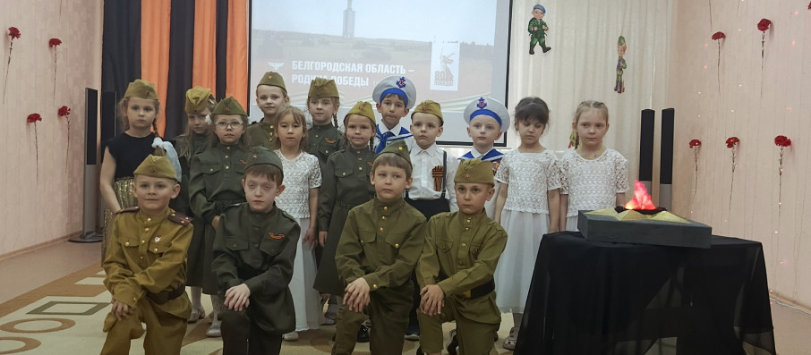 Конкурс чтецов «Победный май!» Конкурс чтецов «Победный май!».